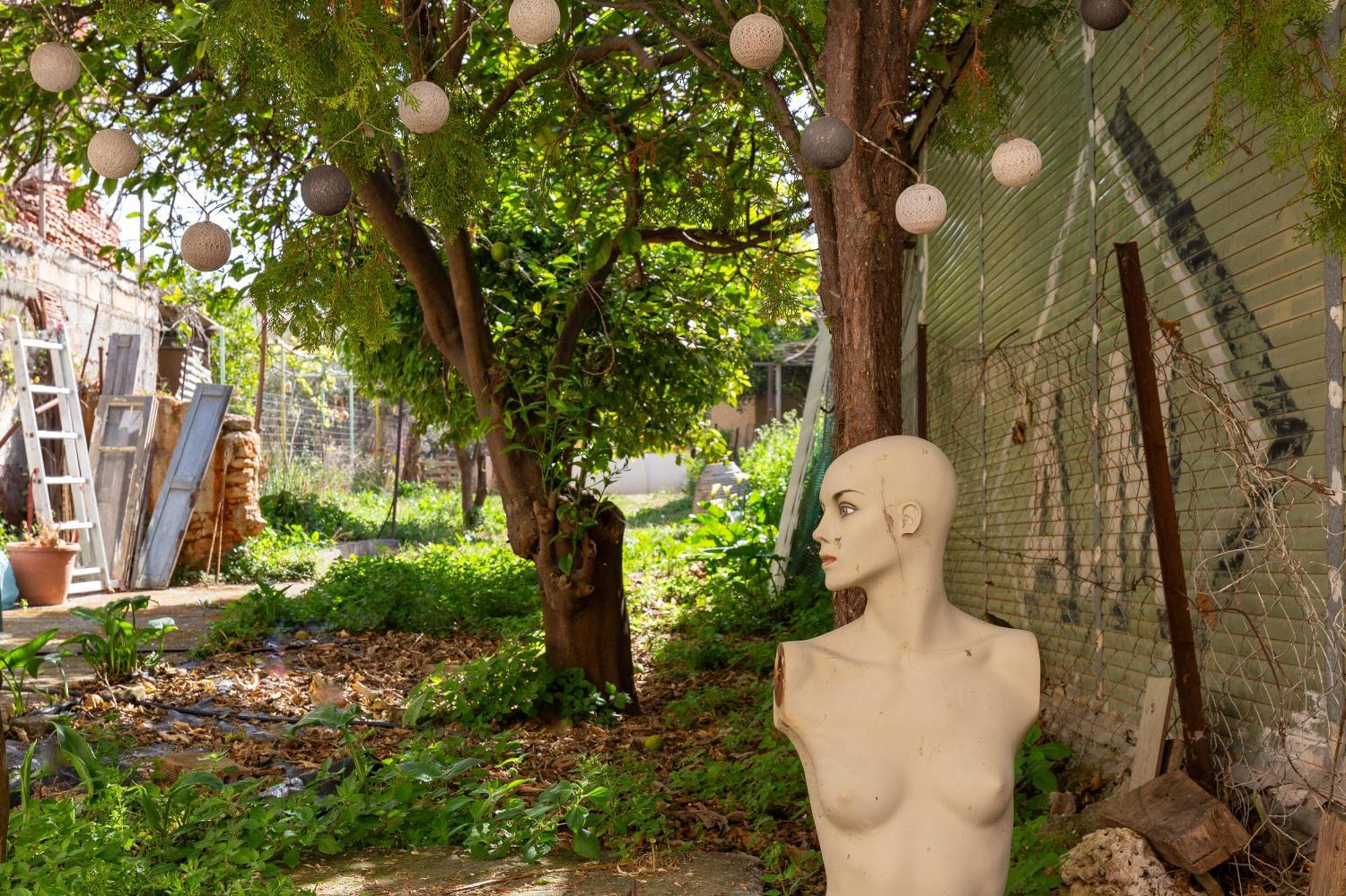 Backyard Art Studio ハニア エクステリア 写真